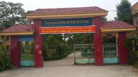 Hé lộ “bộ mặt thật” của nữ sinh giết người trong nhà nghỉ - 2 Nhiều người bất ngờ khi biết Thanh dùng dao đâm chết bạn tình trong nhà nghỉ.