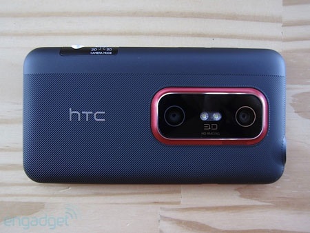 Mở hộp điện thoại 3D không dùng kính HTC EVO 3D - 7