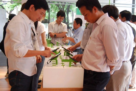 HTC khai trương showroom thứ 2 và ra mắt điện thoại Sensation - 1