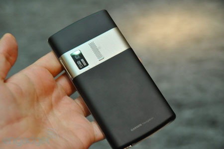 Ngắm tablet kiêm smartphone “phá luật” của Asus - 21 Ngắm tablet kiêm smartphone “phá luật” của Asus - 21