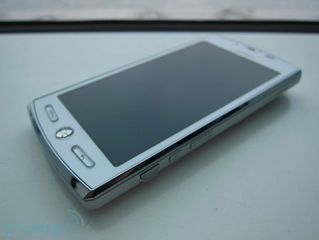 Cận cảnh smartphone 3D 16 “chấm” Sharp Aquos - 18