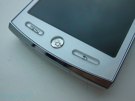 Cận cảnh smartphone 3D 16 “chấm” Sharp Aquos - 19