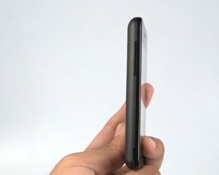 Ngắm “đối thủ truyền kiếp” của iPhone 4 tại Việt Nam - 7