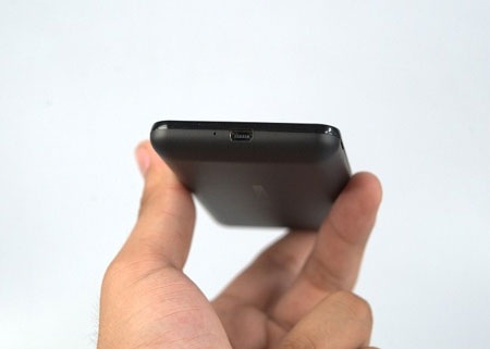 Ngắm “đối thủ truyền kiếp” của iPhone 4 tại Việt Nam - 8