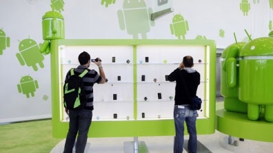 Google thừa nhận gần 100% điện thoại Android “hớ hênh” - 1