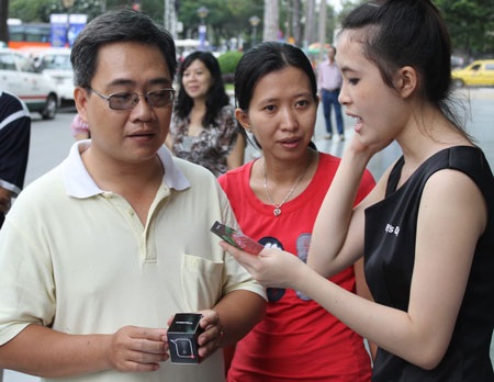 BlackBerry “kết thân” với sao Việt - 2