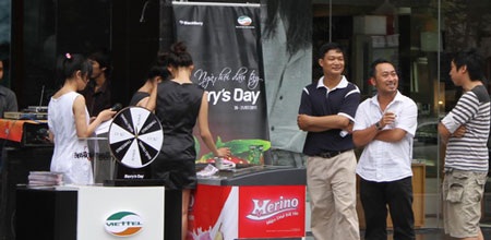 BlackBerry “kết thân” với sao Việt - 6