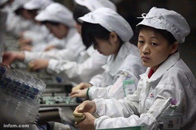 Foxconn tính sử dụng robot thay cho công nhân - 1 Foxconn tính sử dụng robot thay cho công nhân - 1