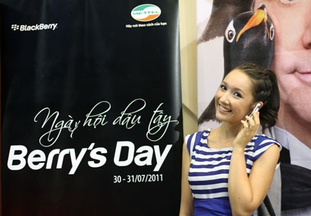 BlackBerry “kết thân” với sao Việt - 14