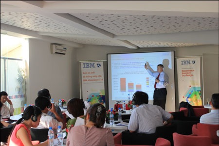 IBM ra mắt máy chủ mainframe zEnterprise mới - 1 IBM ra mắt máy chủ mainframe zEnterprise mới - 1