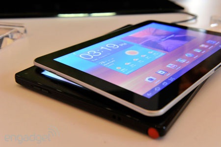 ThinkPad Tablet và Samsung Galaxy Tab 10.1 so dáng - 10