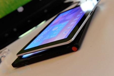 ThinkPad Tablet và Samsung Galaxy Tab 10.1 so dáng - 8