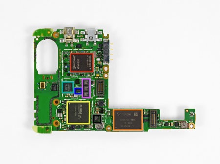 “Mổ xẻ” điện thoại Motorola Droid 3 - 12 “Mổ xẻ” điện thoại Motorola Droid 3 - 12