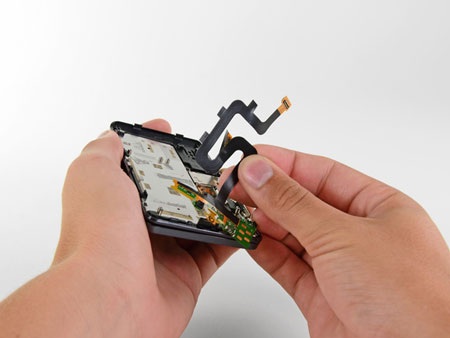 “Mổ xẻ” điện thoại Motorola Droid 3 - 14 “Mổ xẻ” điện thoại Motorola Droid 3 - 14