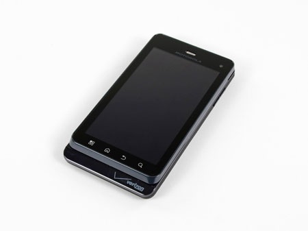 “Mổ xẻ” điện thoại Motorola Droid 3 - 1 “Mổ xẻ” điện thoại Motorola Droid 3 - 1