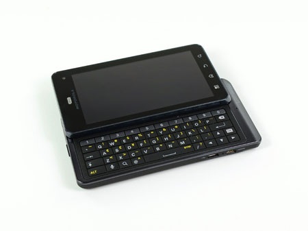 “Mổ xẻ” điện thoại Motorola Droid 3 - 2 “Mổ xẻ” điện thoại Motorola Droid 3 - 2