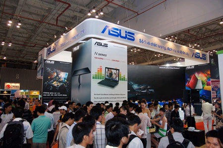 Triển lãm VCW 16 khai mạc, thiếu vắng nhiều “ông lớn” - 3 Triển lãm VCW 16 khai mạc, thiếu vắng nhiều “ông lớn” - 3