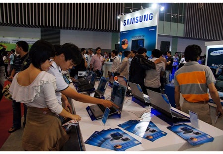 Triển lãm VCW 16 khai mạc, thiếu vắng nhiều “ông lớn” - 4 Triển lãm VCW 16 khai mạc, thiếu vắng nhiều “ông lớn” - 4