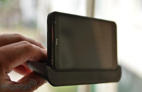 Ảnh thực tế HTC Titan cấu hình mạnh - 17