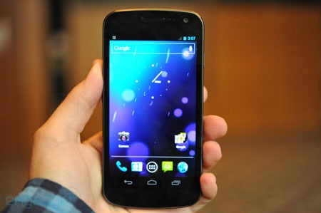 Cận cảnh điện thoại Samsung Galaxy Nexus  - 1