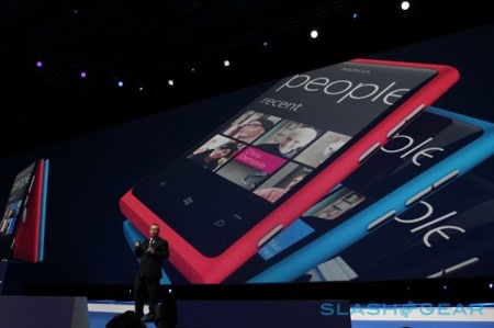 Nokia trình làng Windows Phone, chưa thực sự ấn tượng - 3