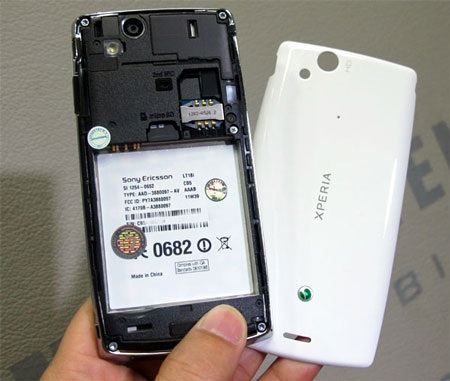 "Đập hộp" Sony Ericsson Arc S chính hãng tại VN - 7