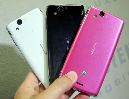 "Đập hộp" Sony Ericsson Arc S chính hãng tại VN - 5