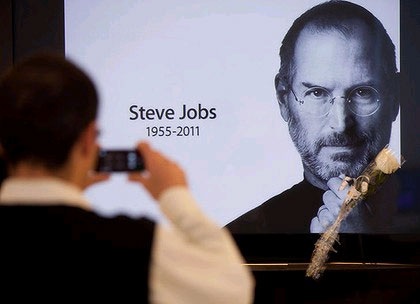 Thiếu “thầy phù thủy” Steve Jobs, Apple “mất lái”? - 1