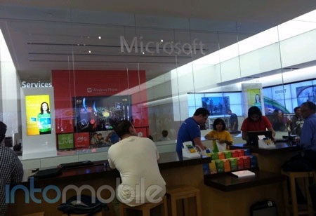Thăm cửa hàng Microsoft Store “na ná” Apple Store - 7 Thăm cửa hàng Microsoft Store “na ná” Apple Store - 7