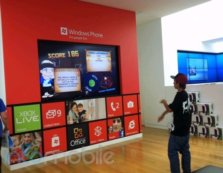 Thăm cửa hàng Microsoft Store “na ná” Apple Store - 9 Thăm cửa hàng Microsoft Store “na ná” Apple Store - 9