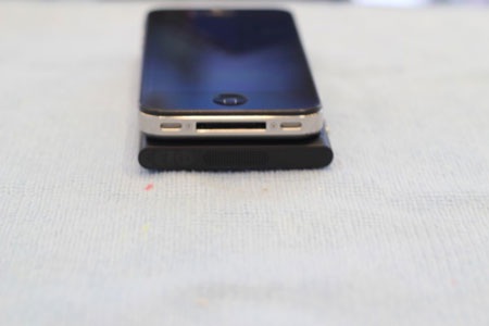 Xem ảnh Nokia Lumia 800 "so dáng" iPhone 4 - 7