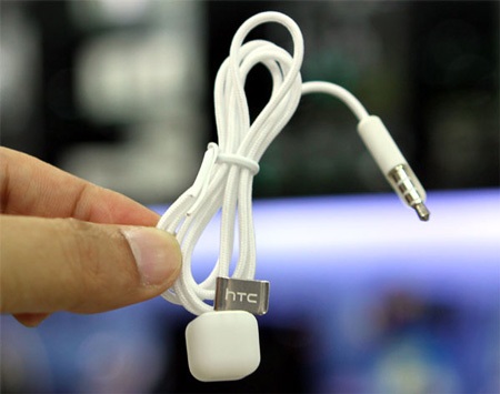 Mở hộp HTC Rhyme dành cho phái nữ giá 11,5 triệu đồng - 5 Mở hộp HTC Rhyme dành cho phái nữ giá 11,5 triệu đồng - 5