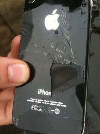 iPhone bỗng nhiên… cháy nổ trên máy bay - 1 iPhone bỗng nhiên… cháy nổ trên máy bay - 1