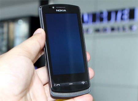 Mở hộp Nokia 700 chính hãng giá trên 7 triệu đồng - 3