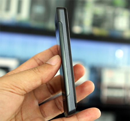 Mở hộp Nokia 700 chính hãng giá trên 7 triệu đồng - 6