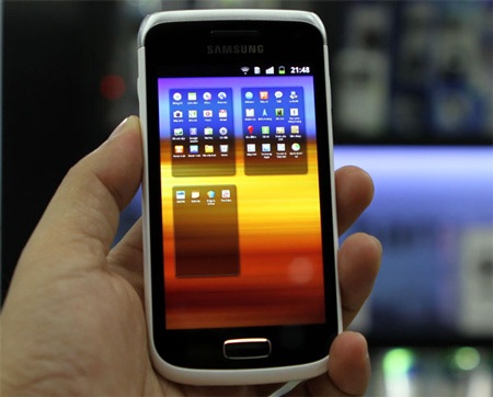 Đập hộp Galaxy W tốc độ 1,4GHz giá 8,5 triệu đồng - 16