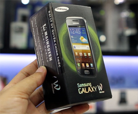 Đập hộp Galaxy W tốc độ 1,4GHz giá 8,5 triệu đồng - 1
