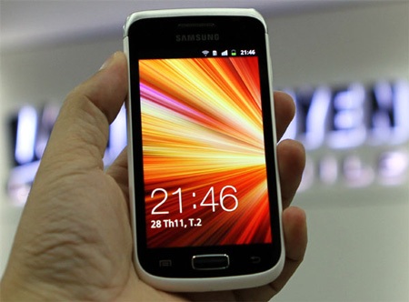 Đập hộp Galaxy W tốc độ 1,4GHz giá 8,5 triệu đồng - 13