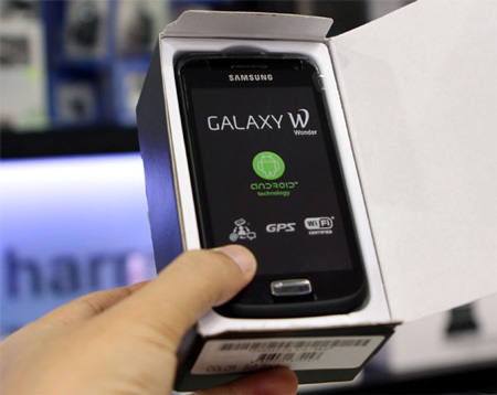 Đập hộp Galaxy W tốc độ 1,4GHz giá 8,5 triệu đồng - 2