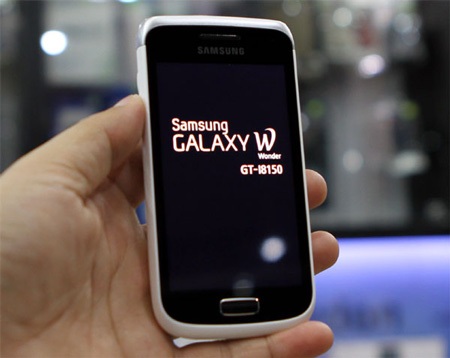 Đập hộp Galaxy W tốc độ 1,4GHz giá 8,5 triệu đồng - 4