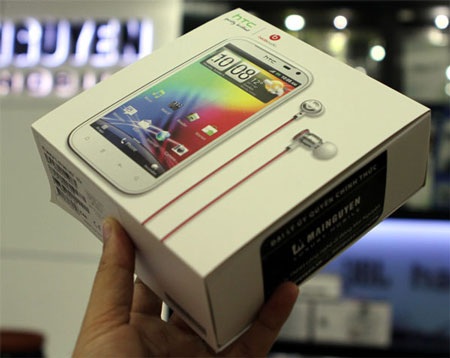 HTC Sensation XL chính hãng giá 15,9 triệu đồng - 1 HTC Sensation XL chính hãng giá 15,9 triệu đồng - 1
