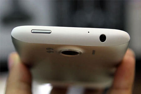 HTC Sensation XL chính hãng giá 15,9 triệu đồng - 7 HTC Sensation XL chính hãng giá 15,9 triệu đồng - 7