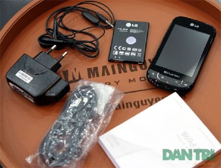 Đập hộp smartphone Android 2 SIM 2 sóng đầu tiên - 3