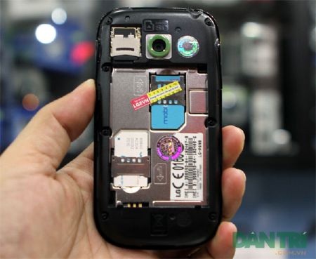 Đập hộp smartphone Android 2 SIM 2 sóng đầu tiên - 10