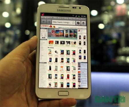 Mở hộp Galaxy Note trắng tuyết chính hãng - 14