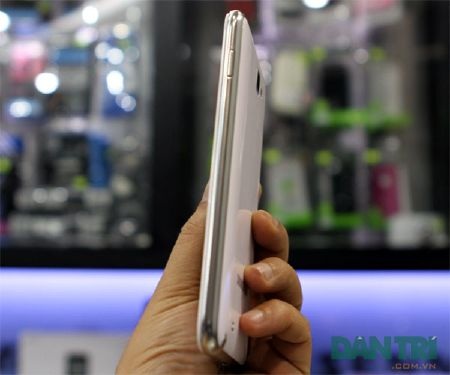 Mở hộp Galaxy Note trắng tuyết chính hãng - 3