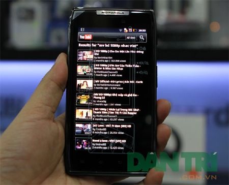 Đập hộp smartphone mỏng nhất thế giới Motorola RAZR - 17 Đập hộp smartphone mỏng nhất thế giới Motorola RAZR - 17