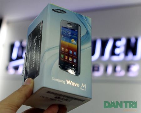 Đập hộp Samsung Wave M chạy Bada 2.0 đầu tiên - 1