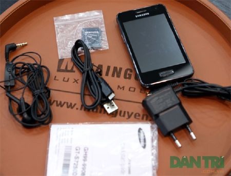 Đập hộp Samsung Wave M chạy Bada 2.0 đầu tiên - 3
