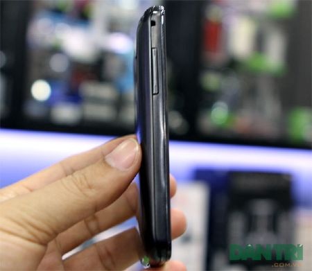 Đập hộp Samsung Wave M chạy Bada 2.0 đầu tiên - 5